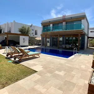 Ultra Luxury Private With Swimming Pool Motel
